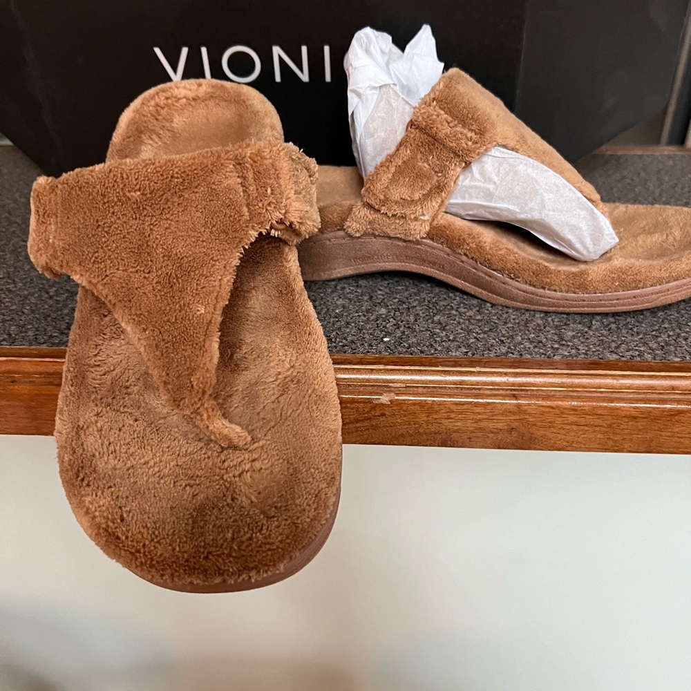 New in Box Vionic Women's Forever Slide Sandals Toffee - size 8
